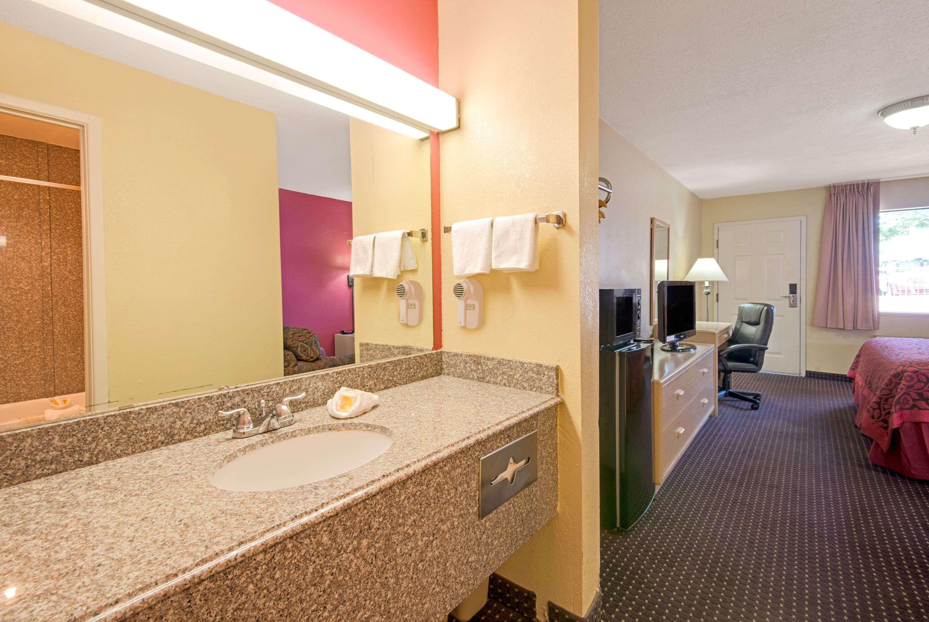 Days Inn By Wyndham East Albuquerque Kültér fotó